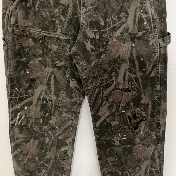 Abercrombie & Fitch | Baggy Camo Distressed Workwear Pants, size 31x30 - Picture 3 of 9